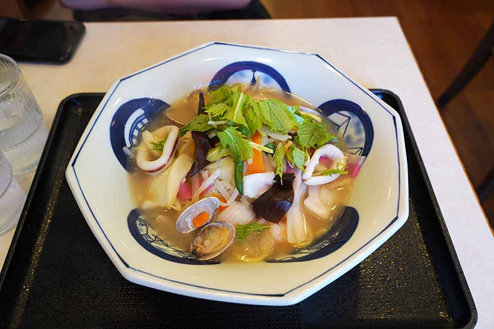 海鮮ちゃんぽん（麺少なめ）