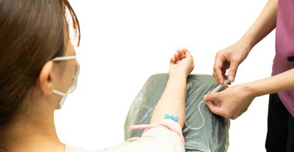 空腹時の血糖値を測定